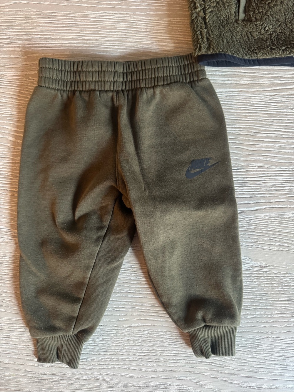Nike Army green Faux Fur Sheerling 3 piece set, 2t - Picture 6 of 15